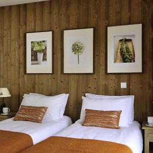 Double or Twin Room Bathroom